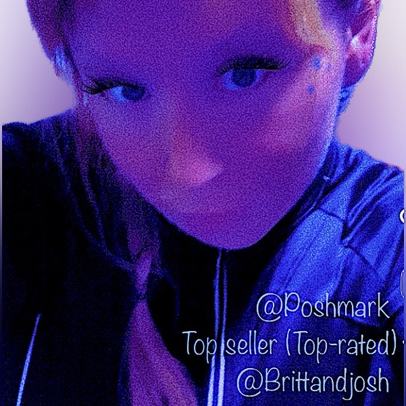 ⭐️Meet your Posher, Brittany⭐️ - Picture 6 of 17